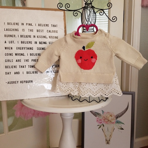 GAP Other - 💕🍎 Baby Gap Apple Sweater
